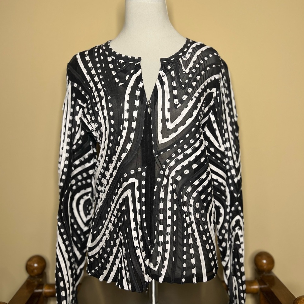 Andrea Rosati Black and White Zip Top size 8